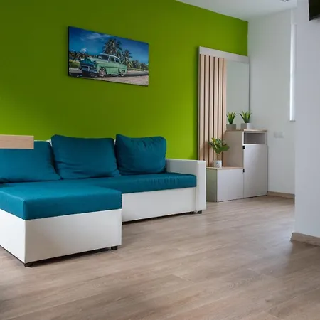 Luani Appartments דירה